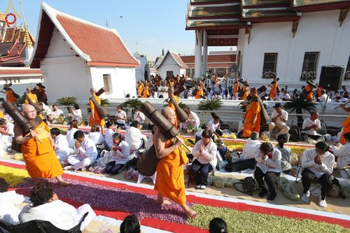 ภาพ No.195476:พิธีต้อนรับพระธรรมยาตรา ณ อนุสรณ์สถานลำดับที่ 4 สถานที่เกิดด้วยกายธรรม วัดโบสถ์(บน) ต.บางคูเวียง จ.นนทบุรี ในโครงการธรรมยาตรา กตัญญูบูชา มหาปูชนียาจารย์ พระมงคลเทพมุนี(สด จนฺทสโร) พระผู้ปราบมาร อนุสรณ์สถาน 7 แห่ง ปีที่ 13 วันที่ 15 มกราคม พ.ศ. 2568