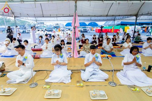 ภาพ No.199372:พิธีถวายภัตตาหารเป็นสังฆทาน แด่พระธรรมยาตรา ณ อนุสรณ์สถานบางปลา วัดบางปลา อำเภอบางเลน จังหวัดนครปฐม ในโครงการธรรมยาตรา กตัญญูบูชา มหาปูชนียาจารย์ พระมงคลเทพมุนี(สด จนฺทสโร) พระผู้ปราบมาร อนุสรณ์สถาน 7 แห่ง ปีที่ 13 วันที่ 22 มกราคม พ.ศ. 2568