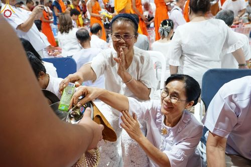 ภาพ No.140850:พิธีตักบาตรพระ 500 รูป ปีที่ 9 ณ ธุดงคสถานล้านนา อำเภอสันทราย จังหวัดเชียงใหม่ วันอาทิตย์ที่ 9 มิถุนายน พ.ศ. 2567