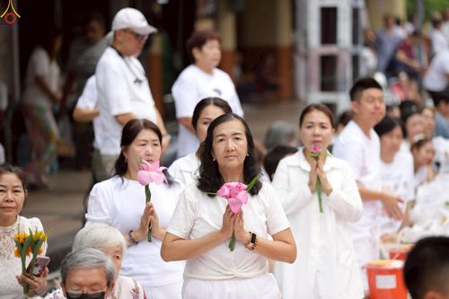 ภาพ No.236935:วันอาทิตย์ที่ 10 สิงหาคม พ.ศ. 2568 มหาสังฆทานครั้งยิ่งใหญ่ ตักบาตรพระ 10,000 รูป ถ.นิพัทธ์อุทิศ 3 ใจกลางนครหาดใหญ่ จ.สงขลา