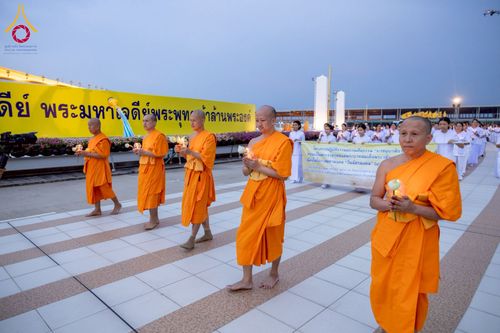 ภาพ No.224220:วันที่ 3-5 พฤษภาคม พ.ศ. 2568  กิจวัตร-กิจกรรมโครงการปฏิบัติธรรมอบรมศีลธรรม “บวชอุบาสิกาแก้ว” ถวายเป็นพระราชกุศล แด่พระบาทสมเด็จพระเจ้าอยู่หัว เนื่องในโอกาสมหามงคล “วันฉัตรมงคล” ณ วัดพระธรรมกาย อ.คลองหลวง จ.ปทุมธานี