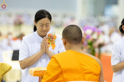 ภาพ No.139764:พิธีมุทิตาพระมหาอุปสมบทอุทิศชีวิต วันอาทิตย์ต้นเดือนที่ 2 มิถุนายน พ.ศ. 2567 ณ ห้องแก้วสารพัดนึก 1 วัดพระธรรมกาย