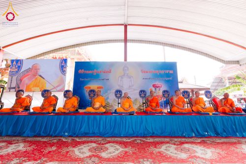 ภาพ No.170740:พิธีทอดกฐิน ณ วัดมงคลพุการาม ปทุมธานี ในโครงการกฐินสามัคคีทั่วไทย 30,000 วัด บูชาธรรม 80 ปี หลวงพ่อธัมมชโย โดยคณะศิษยานุศิษย์วัดพระธรรมกาย วันที่ 27 ตุลาคม พ.ศ. 2567