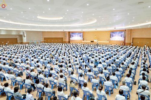 ภาพ No.242246:วันที่ ๒๙ - ๓๑ สิงหาคม พ.ศ. ๒๕๖๘ สัมมนารวมใจผู้นำบุญ บูชาธรรม ๘๑ ปี  หลวงพ่อธัมมชโย รุ่นที่ ๒ กฐินสามัคคีทั่วไทย ๓๐,๐๐๐ วัด โครงการอุปสมบทบูชาธรรมมหาปูชนียาจารย์  ๓,๐๐๐ รูป