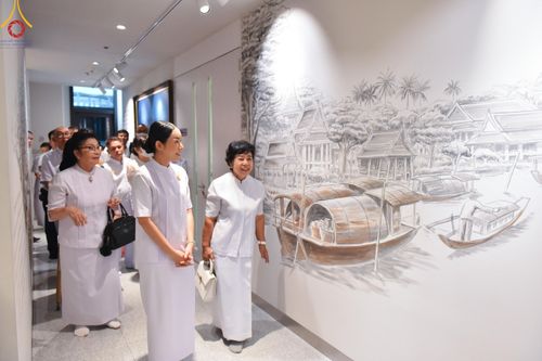 ภาพ No.144622:ชาวอำเภอคลองหลวง จังหวัดปทุมธานี ถวายเทียนพรรษามหามงคล เนื่องในเทศกาลเข้าพรรษา ประจำปี 2567 แด่คณะสงฆ์วัดพระธรรมกาย  วันพฤหัสบดีที่ 18 กรกฎาคม พ.ศ. 2567