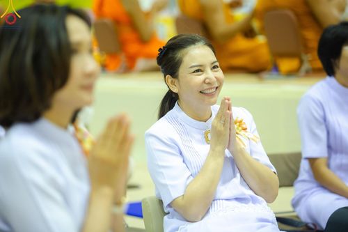 ภาพ No.147059:พิธีมุทิตาสักการะพระภิกษุ ผู้สอบได้เปรียญธรรม 9 ประโยคระดับโลกปีที่ 36, พิธีมอบโล่เกียรติยศและทุนการศึกษา สำนักเรียนบาลีดีเด่นทั่วประเทศ, พิธีถวายมหาสังฆทานคณะสงฆ์ 2,000 กว่าวัด ทั่วประเทศ ปีที่ 24, พิธีถวายไทยธรรมคณะสงฆ์ 323 วัด 4 จังหวัดชายแดนภาคใต้
