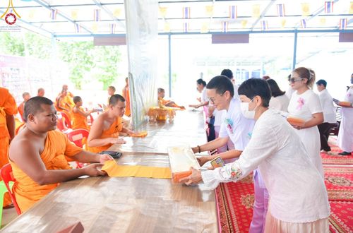 ภาพ No.143012:พิธีทอดผ้าป่าสามัคคีเพื่อสมทบทุนสร้างหอฉัน ๑๑๓ ปี  คุณยายอาจารย์มหารัตนอุบาสิกาจันทร์ขนนกยูง ครั้งที่ ๙ วันอาทิตย์ที่ ๓๐  มิถุนายน พ.ศ. ๒๕๖๗ ณ ศูนย์การศึกษาจอมบึง ต.รางบัว อ.จอมบึง จ.ราชบุรี