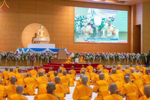 ภาพ No.101669:พิธีขอบรรพชา, พิธีขอสรณคมน์และศีล, พิธีถวายบาตร ในโครงการอุปสมบทหมู่ รุ่นบูชาธรรมมหาปูชนียาจารย์ ณ วัดพระธรรมกาย วันที่ 9 ธันวาคม พ.ศ. 2566