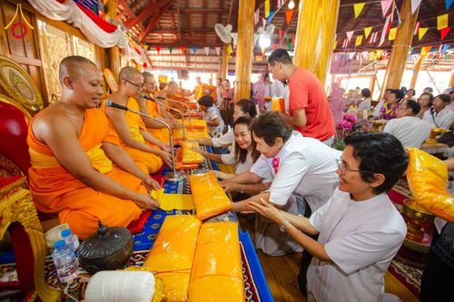 ภาพ No.173215:พิธีทอดกฐิน วัดช้างใหญ่ จ.พระนครศรีอยุธยา ในโครงการกฐินสามัคคีทั่วไทย 30,000 วัด บูชาธรรม 80 ปี หลวงพ่อธัมมชโย โดยคณะศิษยานุศิษย์วัดพระธรรมกาย วันที่ 2 พฤศจิกายน พ.ศ. 2567