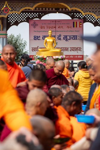 ภาพ No.209776:วันที่ 28 กุมภาพันธ์ พ.ศ.2568 พิธีเปิดโครงการบวชสามเณร พิธีถวายไทยธรรม พิธีขอขมามอบผ้าไตร  ณ เมืองปาตัน ประเทศเนปาล