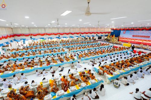 ภาพ No.233533:วันจันทร์ที่ 7 กรกฎาคม พ.ศ. 2568 จังหวัดบุรีรัมย์รวมใจ สัมมนาคณะสงฆ์ เพื่อฟื้นฟูพระพุทธศาสนา  โครงการทอดกฐินสามัคคีทั่วไทย 30,000 วัด ประจำปีพุทธศักราช 2568 และพิธีถวายมหาสังฆทาน 300 กว่าวัด โดยคณะศิษยานุศิษย์ บูชาธรรม 81 ปี หลวงพ่อธัมมชโย  ณ วัดกลาง พระ