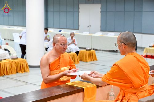 ภาพ No.229067:วันอาทิตย์ที่ 15 มิถุนายน พ.ศ. 2568 พิธีทอดผ้าป่าทุนพัฒนาพระมหาเปรียญ และทุนเผยแผ่พระพุทธศาสนาไปทั่วโลก ณ ห้องสัมมนา SPD สภาธรรมกายสากล วัดพระธรรมกาย