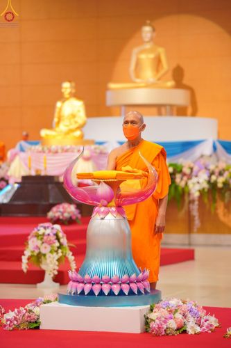 ภาพ No.89055:พิธีทอดผ้าป่าสมทบกฐินครั้งที่ 2 วันศุกร์ที่ 29 กันยายน พ.ศ. 2566 วันเพ็ญขึ้น 15 ค่ำ เดือน 10 ณ ห้องแก้วสารพัดนึก 1 วัดพระธรรมกาย