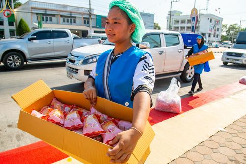 ภาพ No.198728:V.50 สารพัดV สารพัดดี ที่ธรรมยาตรา ในโครงการธรรมยาตรา กตัญญูบูชา มหาปูชนียาจารย์ พระมงคลเทพมุนี(สด จนฺทสโร) พระผู้ปราบมาร อนุสรณ์สถาน 7 แห่ง ปีที่ 13 ระหว่างวันที่ 2-31 มกราคม พ.ศ. 2568
