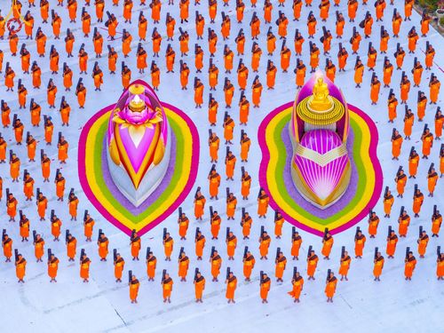 ภาพ No.194185:พระธรรมยาตราปฏิบัติธรรม และถ่ายภาพหมู่ประวัติศาสตร์ ณ วัดสองพี่น้อง ต.ต้นตาล อ.สองพี่น้อง จ.สุพรรณบุรี ในโครงการธรรมยาตรา กตัญญูบูชา มหาปูชนียาจารย์ พระมงคลเทพมุนี(สด จนฺทสโร) พระผู้ปราบมาร อนุสรณ์สถาน 7 แห่ง ปีที่ 13 วันที่ 12 มกราคม พ.ศ. 2568