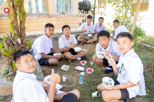 ภาพ No.184180:กิจกรรมวันรวมพลังเด็กดี V-Star จังหวัดตาก ประจำปี 2567  วันที่ 6 ธันวาคม พ.ศ. 2567 ณ วัดดอนเจดีย์ อ.พบพระ จ.ตาก