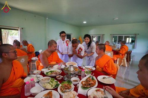 ภาพ No.167151:พิธีทอดกฐิน ณ พุทธอุทยานพรรัตนะแพร่ จ.แพร่ ในโครงการกฐินสามัคคีทั่วไทย 30,000 วัด บูชาธรรม 80 ปี หลวงพ่อธัมมชโย โดยคณะศิษยานุศิษย์วัดพระธรรมกาย วันที่ 22 ตุลาคม พ.ศ. 2567