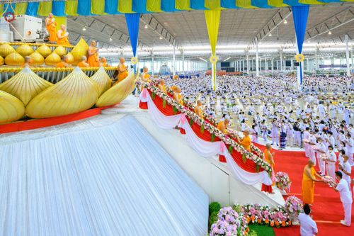 ภาพ No.77015:พิธีหล่อพระบรมพุทธเจ้า ในวันมาฆบูชา อาทิตย์ต้นเดือนที่ 6 มีนาคม พ.ศ. 2566 ณ วัดพระธรรมกาย จ.ปทุมธานี