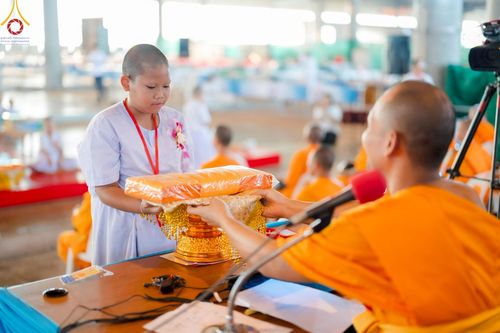 ภาพ No.214598:วันศุกร์ที่ 4 เมษายน พ.ศ.2568 นาคธรรมทายาทตักบาตรพระพี่เลี้ยง ในโครงการบรรพชาสามเณร ฟื้นฟูพระพุทธศาสนาทั่วไทย ณ วิหารคด 22 วัดพระธรรมกาย