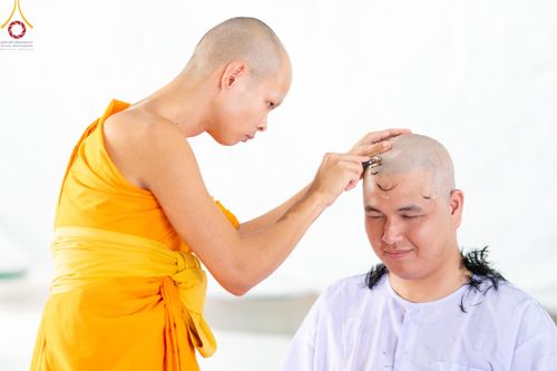 ภาพ No.140266:พิธีตัดปอยผมและปลงผม โครงการอุปสมบทหมู่ธรรมทายาท ระดับอุดมศึกษา รุ่นที่ 51 ภาคฤดูฝน วันเสาร์ที่ 8 มิถุนายน พ.ศ.2567 ณ มหารัตนวิหารคด 9 วัดพระธรรมกาย