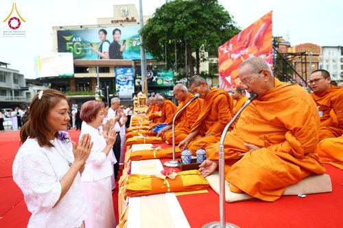 ภาพ No.210283:วันอาทิตย์ที่ 9 มีนาคม พ.ศ. 2568 พ่อเมืองโคราชจัดตักบาตรพระหมื่น ทำบุญเมือง 557 ปี
