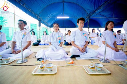 ภาพ No.191031:พิธีถวายภัตตาหารเป็นสังฆทาน แด่พระธรรมยาตรา ณ อนุสรณ์สถานคลองบางนางแท่น อ.สามพราน จ.นครปฐม ในโครงการธรรมยาตรา กตัญญูบูชา มหาปูชนียาจารย์ พระมงคลเทพมุนี(สด จนฺทสโร) พระผู้ปราบมาร อนุสรณ์สถาน 7 แห่ง ปีที่ 13 วันที่ 8 มกราคม พ.ศ. 2568