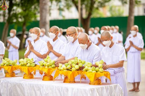 ภาพ No.141339:พิธีบรรพชาอุปสมบท โครงการอุปสมบทหมู่รุ่นผู้บริหาร รุ่นที่ 14 โครงการอุปสมบทหมู่ธรรมทายาท ระดับอุดมศึกษา รุ่นที่ 51 ภาคฤดูฝน ณ โบสถ์พระไตรปิฎก วัดพระธรรมกาย ในวันเสาร์ที่ 15 มิถุนายน พ.ศ. 2567
