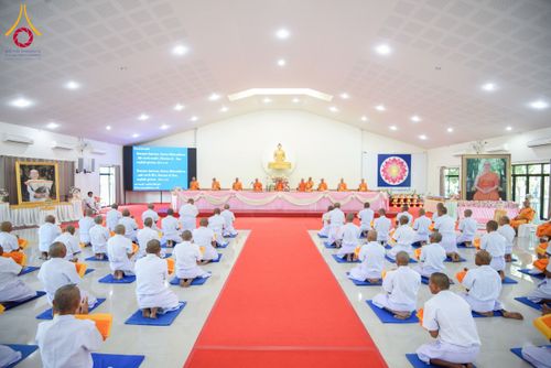 ภาพ No.278102:วันเสาร์ที่ 6 ธันวาคม พ.ศ. 2568 พิธีเวียนประทักษิณ ขอขมามอบผ้าไตร บรรพชาอุปสมบทหมู่ธรรมทายาท จำนวน 53 รูป โครงการอุปสมบทหมู่ รุ่นบูชาธรรมมหาปูชนียาจารย์ ประจำปี 2568 จังหวัดสระบุรี