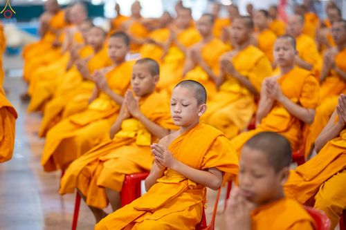 ภาพ No.251260:วันที่ 10 ตุลาคม พ.ศ. 2568 พิธีปฏิบัติธรรม ในวันคล้ายวันเกิด 141 ปี พระมงคลเทพมุนี (สด จนฺทสโร) พระผู้ปราบมาร ณ สภาธรรมกายสากล วัดพระธรรมกาย