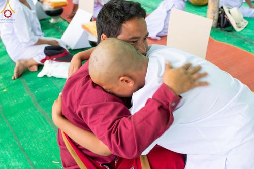 ภาพ No.63008:Photo Story  มหัศจรรย์วัดดงดินแดง Episode 2 โครงการบรรพชาอุปสมบทหมู่ ฟื้นฟูพระพุทธศาสนาทั่วไทย ณ วัดดงดินแดง อ.อมก๋อย จ.เชียงใหม่ วันที่ 3 เมษายน พ.ศ. 2567