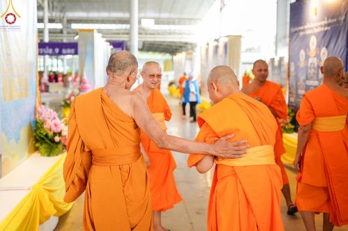 ภาพ No.146788:การต้อนรับพระสังฆาธิการ 2,000 กว่าวัดทั่วประเทศ และพิธีบูชาข้าวพระ เนื่องในวันสมาธิโลก วันอาทิตย์ที่ 4 สิงหาคม พ.ศ. 2567 ณ สภาธรรมกายสากล วัดพระธรรมกาย