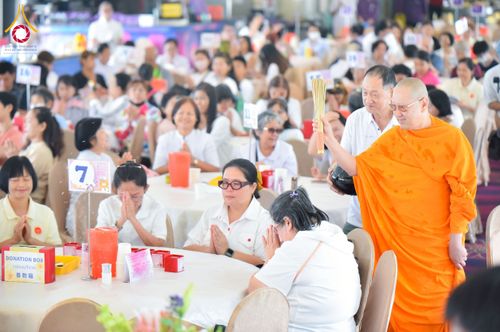 ภาพ No.224850:วันเสาร์ ที่ 10 พฤษภาคม พ.ศ. 2568 วัดพระธรรมกายฮ่องกง จัดพิธีปล่อยปลา บนเรือใหญ่บนอ่าวฮ่องกง และจัดพิธีถวายมหาสังฆทานกลางทะเล ประจำปี 2568 เนื่องในสัปดาห์วิสาขบูชาโลก