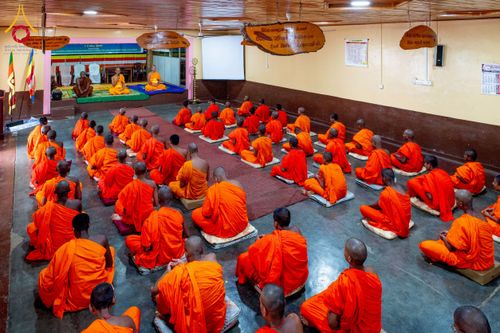 ภาพ No.225583:วันที่ 1 พฤษภาคม พ.ศ. 2568 พิธีเปิดโครงการ สยาม-ลังกา ธรรมยาตรา ฉลองเทศกาลวิสาขบูชาแห่งชาติ ศรีลังกา  และ บูชาธรรม 81 ปี หลวงพ่อธัมมชโย