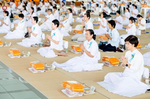 ภาพ No.213276:วันศุกร์ที่ 28 มีนาคม พ.ศ. 2568 (วันพระ แรม 15 ค่ำ เดือน 4) พิธีบุพเปตพลี ครั้งที่ 161 ร่วมอุทิศบุญแด่หมู่ญาติที่ล่วงลับไปแล้ว และสืบทอดอายุพระพุทธศาสนา ณ หอฉันคุณยายอาจารย์ฯ วัดพระธรรมกาย