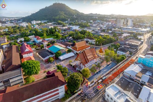 ภาพ No.248725:วันที่ 20 กันยายน พ.ศ. 2568 พิธีอัญเชิญรูปหล่อหลวงปู่วัดปากน้ำ ภาษีเจริญ จากวัดมงคลนิมิตร พระอารามหลวง เพื่อประดิษฐาน ณ วิหารพระมงคลเทพมุนี (สด จนฺทสโร)  ศูนย์ปฏิบัติธรรมภูเก็ต จ.ภูเก็ต