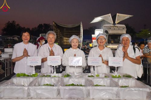 ภาพ No.114486:พิธีถวายภัตตาหารเป็นสังฆทาน แด่คณะพระธรรมยาตรา ปีที่ 12 วันที่ 18 มกราคม พ.ศ. 2567 ณ วัดโบสถ์(บน) บางคูเวียง จ.นนทบุรี