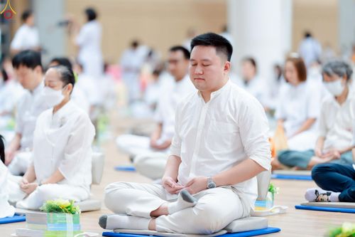 ภาพ No.225360:วันอาทิตย์ที่ 18 พฤษภาคม พ.ศ. 2568 พิธีร่วมบุญการศึกษา พระภิกษุ สามเณร ณ ห้องแก้วสารพัดนึก 2 วัดพระธรรมกาย