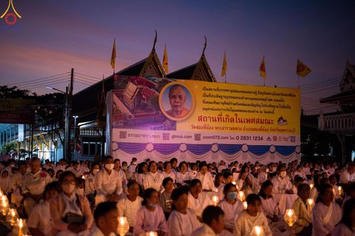 ภาพ No.194833:พิธีจุดประทีปถวายเป็นพุทธบูชา และบูชาธรรมมหาปูชนียาจารย์ ณ วัดสองพี่น้อง ต.ต้นตาล อ.สองพี่น้อง จ.สุพรรณบุรี ในโครงการธรรมยาตรา กตัญญูบูชา มหาปูชนียาจารย์ พระมงคลเทพมุนี(สด จนฺทสโร) พระผู้ปราบมาร อนุสรณ์สถาน 7 แห่ง ปีที่ 13 วันที่ 14 มกราคม พ.ศ. 2568