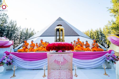 ภาพ No.107123:พิธีจุดประทีปถวายเป็นพุทธบูชา และบูชาธรรมมหาปูชนียาจารย์ ในโครงการธรรมยาตรากตัญญูบูชา มหาปูชนียาจารย์ พระมงคลเทพมุนี(สด จนฺทสโร) พระผู้ปราบมาร  อนุสรณ์สถาน 7 แห่ง ปีที่ 12  วันที่ 6 มกราคม พ.ศ. 2567 ณ อนุสรณ์สถานมหาวิหารพระมงคลเทพมุนี อ.สองพี่น้อง จ.สุพร