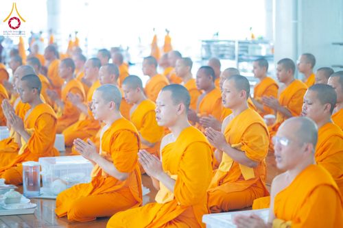 ภาพ No.262687:วันที่ 18,25 ตุลาคม พ.ศ. 2568 พิธีถวายภัตตาหารเมนูสวรรค์ เพื่อการบรรลุธรรม ณ หอฉันคุณยายอาจารย์ฯ วัดพระธรรมกาย