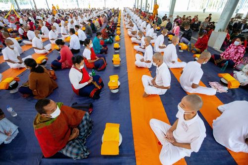 ภาพ No.75934:พิธีบรรพชาสามเณร ณ วัดปันชารี สันติปูร์ อรัญกฏิ เมืองคาร์กาชารี ประเทศบังกลาเทศ วันที่ 10 กุมภาพันธ์ พ.ศ. 2566