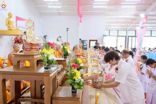 ภาพ No.272282:วันเสาร์ที่ 1 พฤศจิกายน พ.ศ. 2568 พิธีทอดกฐินสามัคคี สร้างกุฏิหมู่สามเณร ณ ศูนย์ปฏิบัติธรรมเบญจธรรม ปทุมธานี  ต.บ้านปทุม อ.สามโคก จ.ปทุมธานี