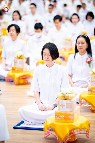 ภาพ No.239574:วันอาทิตย์ที่ 17 สิงหาคม พ.ศ. 2568 พิธีถวายคิลานเภสัช และอุปกรณ์ทางการแพทย์ แด่คณะสงฆ์ เนื่องในวันธรรมชัย ณ ห้องแก้วสารพัดนึก 2 สภาธรรมกายสากล วัดพระธรรมกาย