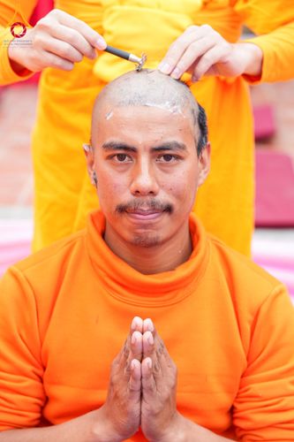ภาพ No.129717:พิธีตัดปอยผมและแห่นาคธรรมทายาท ในโครงการบรรพชา 1,250 รูป ณ แดนประสูติ สวนลุมพินี ประเทศเนปาล วันที่ 2 มีนาคม พ.ศ. 2567
