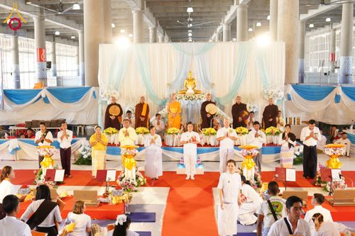 ภาพ No.143682:พิธีถวายผ้าไตร, สวดธรรมจักร, ปฏิบัติธรรม และฟังแสดงพระธรรมเทศนา ภาษาเมียนมา โดยมีสาธุชนชาวเมียนมากว่า 4,000 คน เข้าร่วมพิธี ณ มหารัตนวิหารคด วัดพระธรรมกาย วันอาทิตย์ที่ 7 กรกฎาคม พ.ศ. 2567