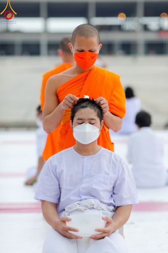 ภาพ No.99939:พิธีปลงผมธรรมทายาท โครงการอุปสมบทบูชาธรรมมหาปูชนียาจารย์ พ.ศ. 2566 ณ ลานธรรม มหาวิหารคด 8-9 ศูนย์อบรมวัดพระธรรมกาย วันอาทิตย์ที่ 3 ธันวาคม พ.ศ. 2566