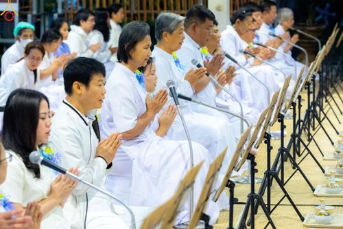 ภาพ No.189420:พิธีถวายภัตตาหารเป็นสังฆทาน แด่พระธรรมยาตรา ในโครงการธรรมยาตรา กตัญญูบูชา มหาปูชนียาจารย์ พระมงคลเทพมุนี(สด จนฺทสโร) พระผู้ปราบมาร อนุสรณ์สถาน 7 แห่ง ปีที่ 13 ณ อนุสรณ์สถานมหาวิหารพระมงคลเทพมุนี (โลตัสแลนด์) อ.สองพี่น้อง จ.สุพรรณบุรี วันที่ 5 มกราคม 2568