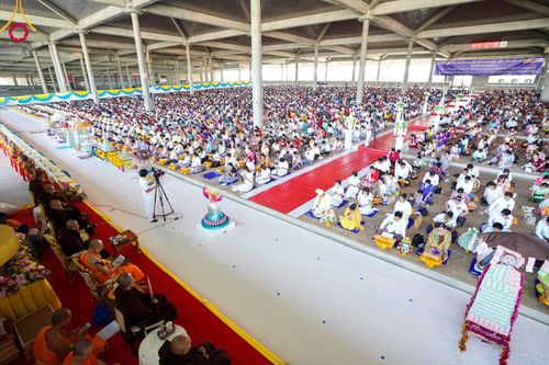 ภาพ No.100047:พิธีทอดผ้าป่า เมียนมาร์ และพิธีสวดธรรมจักร ครั้งที่ 5 ประจำปี พ.ศ. 2566 วันอาทิตย์ที่ 3 ธันวาคม พ.ศ. 2566