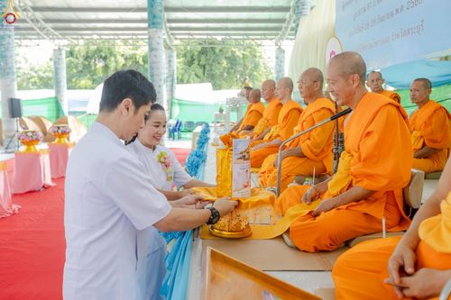 ภาพ No.249391:วันที่ 28 กันยายน พ.ศ. 2568 พิธีทอดผ้าป่าแผ่นบันมงคลมหาเศรษฐี อาคาร 80 ปี หลวงพ่อธัมมชโย ณ ศูนย์ปฏิบัติธรรมวิหารแดง ต.เจริญธรรม อ.วิหารแดง จ.สระบุรี