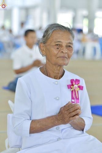 ภาพ No.231905:วันที่ 5 กรกฎาคม พ.ศ. 2568 พิธีถวายภัตตาหารเมนูสวรรค์ เพื่อการบรรลุธรรม ณ หอฉันคุณยายอาจารย์ฯ วัดพระธรรมกาย